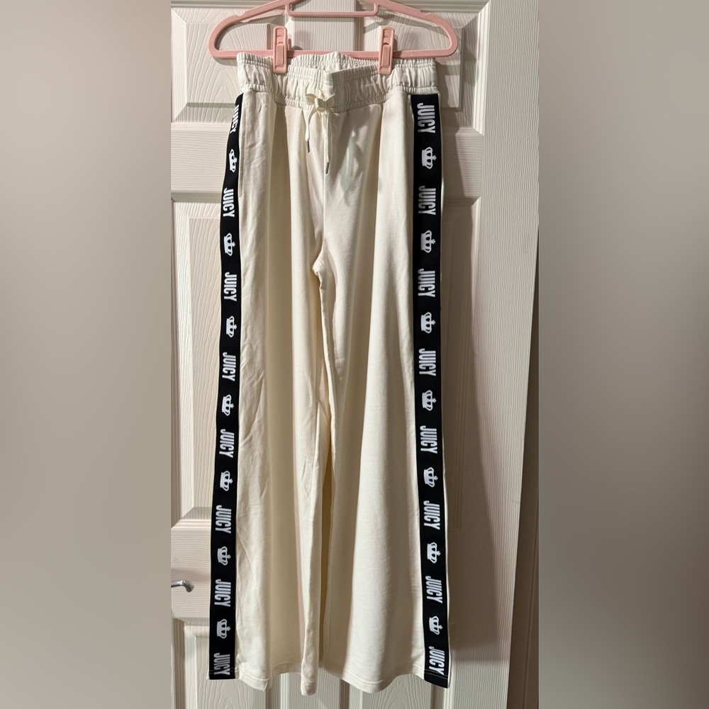 Juicy Couture Cream Lounge Pants with Black Accents